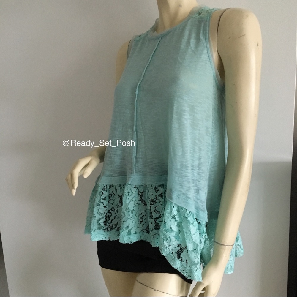Poof trapeze tank top with lace trim cutout - Picture 3 of 6